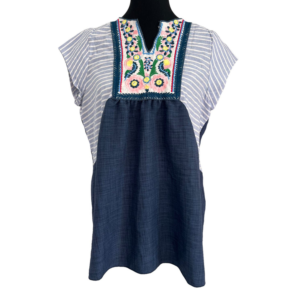 Hailey & Co‎ Blue Embroidered Top Size Large